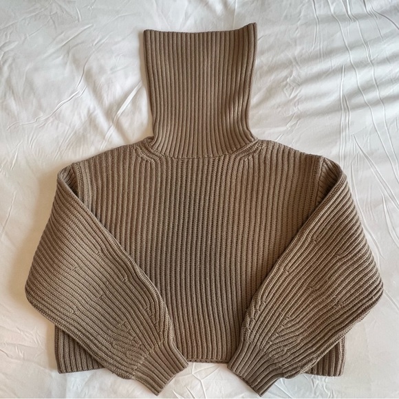 Babaton - Guell Sweater - Picture 2 of 13